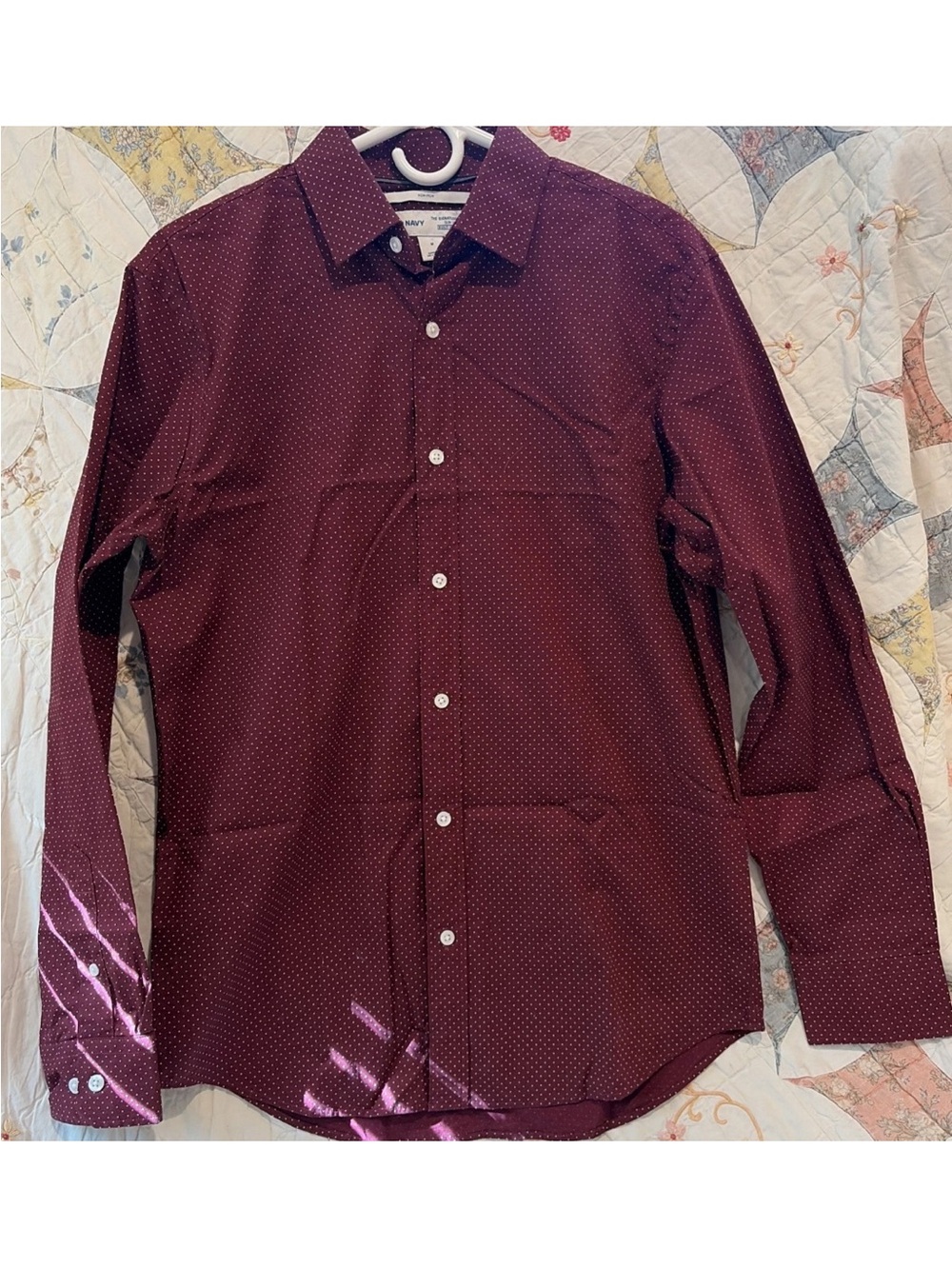 Old Navy Slim Fit Burgundy Micro Dot Button Down Shirt M Maroon Aesthetic